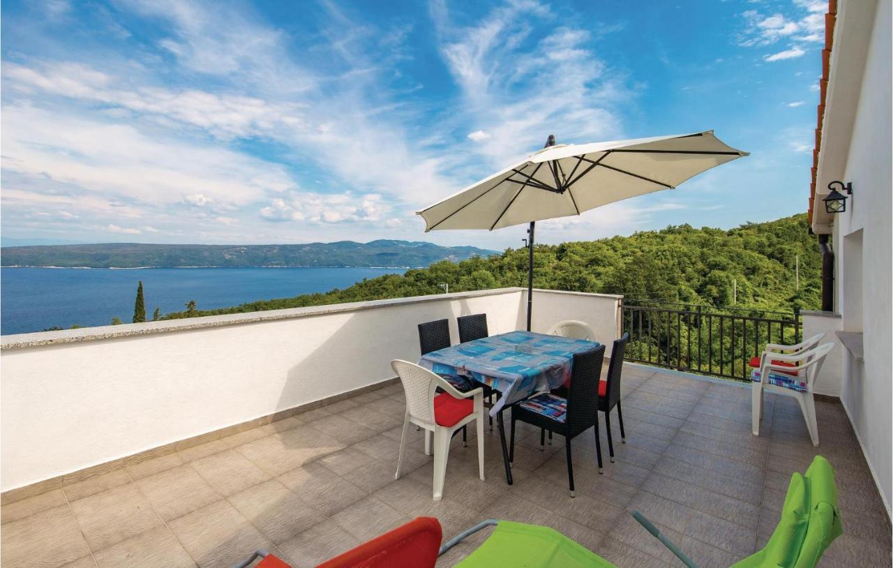 Beautiful Apartment In Brsec With Kitchen Εξωτερικό φωτογραφία