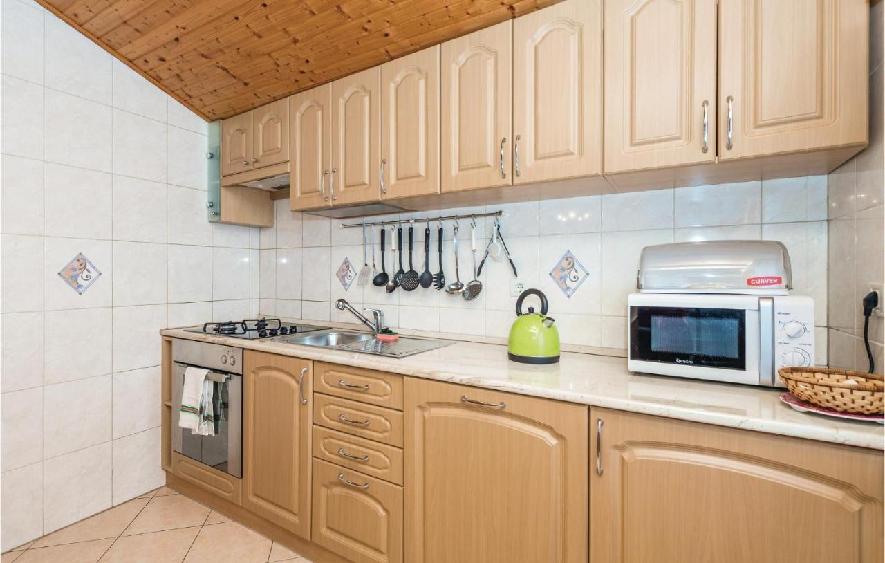 Beautiful Apartment In Brsec With Kitchen Εξωτερικό φωτογραφία
