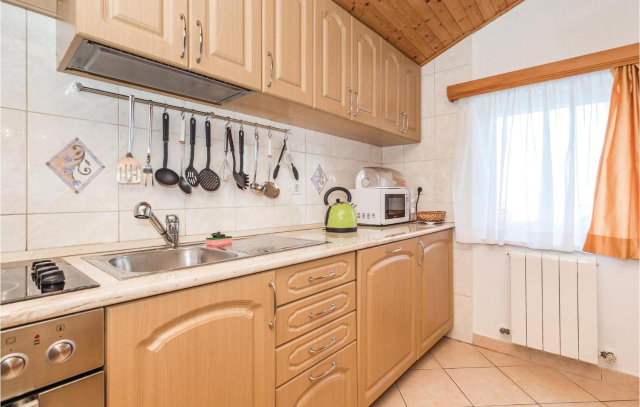 Beautiful Apartment In Brsec With Kitchen Εξωτερικό φωτογραφία