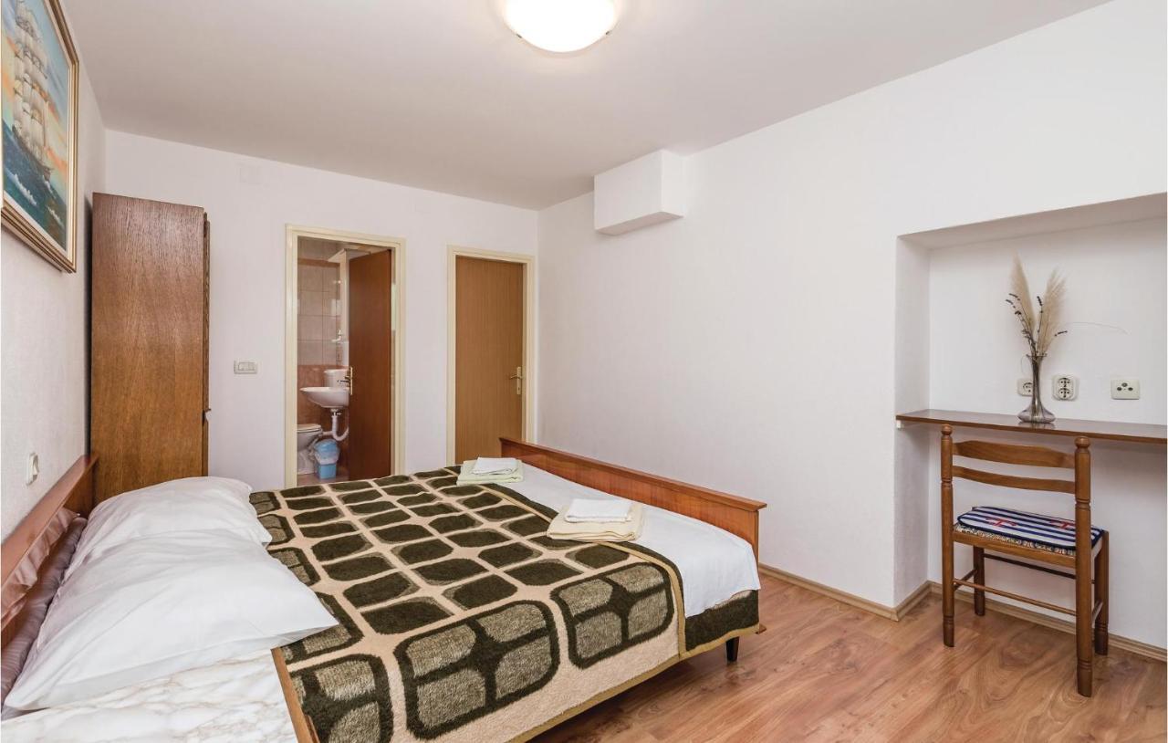 Beautiful Apartment In Brsec With Kitchen Εξωτερικό φωτογραφία